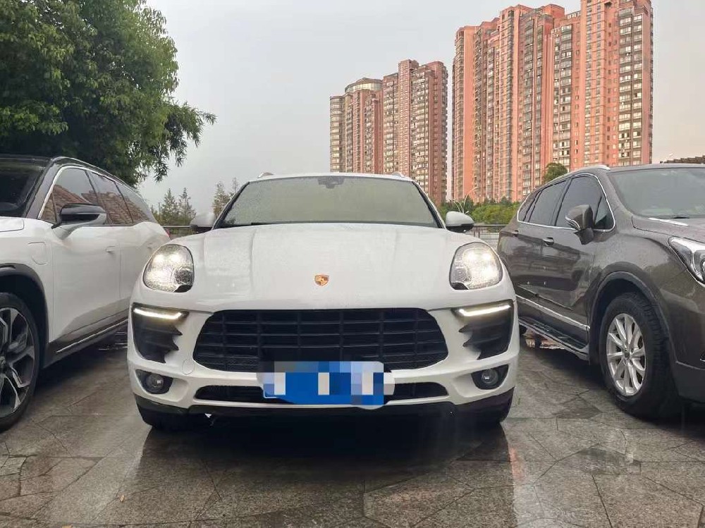 电商王总保时捷卡宴汽车抵押贷款周转80万