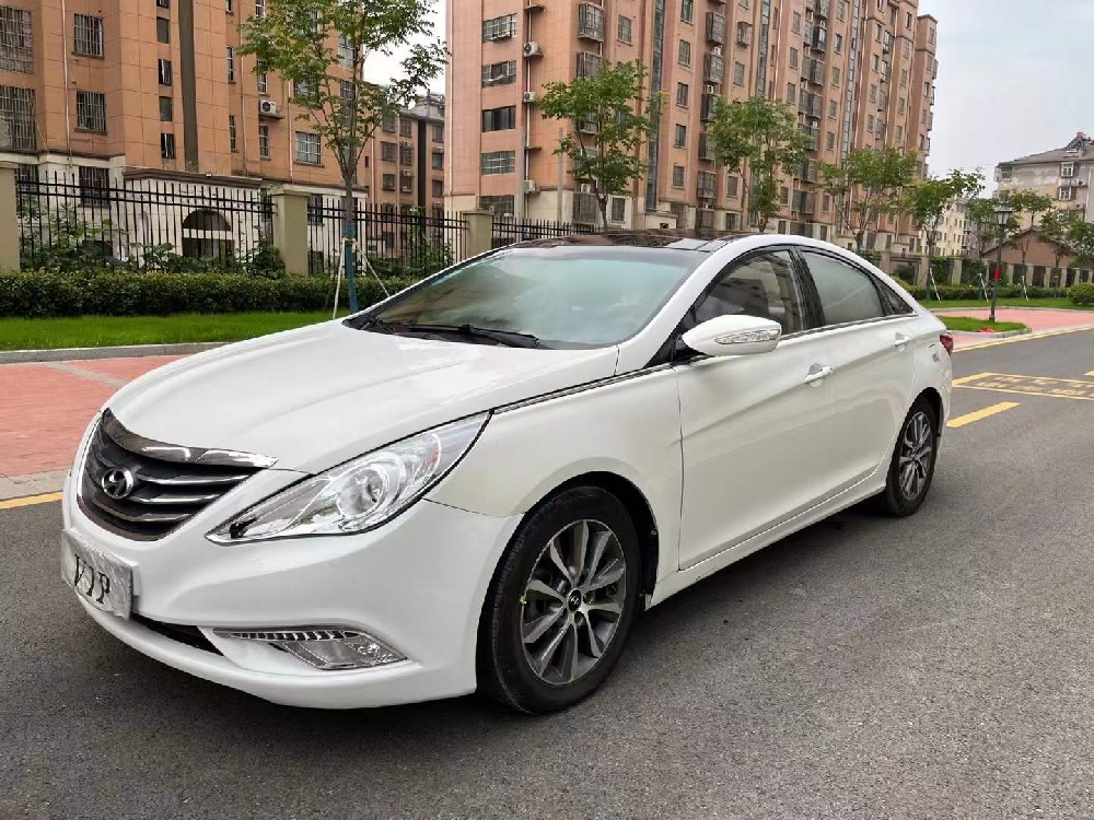 郑州管城区邢先生公司周转汽车抵押贷款办理7.2万